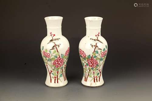 PAIR OF FAMILLE ROSE PATTERN 