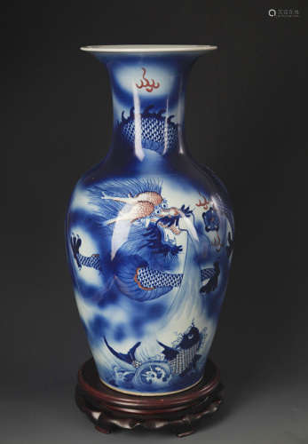 BLUE AND WHITE COLOR FISH PAINTED VASE