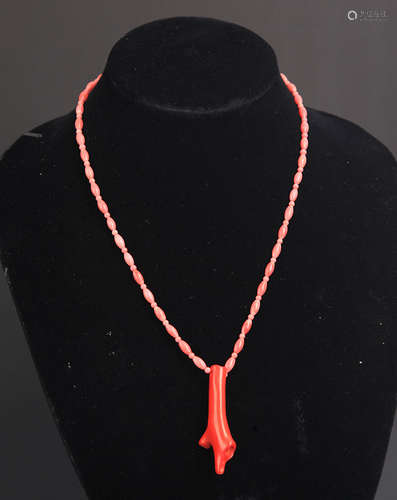 A FINE CORAL NECKLACE