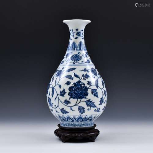 MING BLUE & WHITE FLORAL PEAR VASE ON STAND