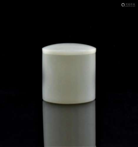 CHINESE WHITE JADE CYLINDRICAL COVERED BOX