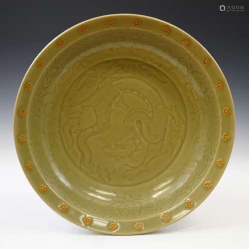 DRAGON LONGQUAN CELADON CHARGER WITH FLOWER PATTERN