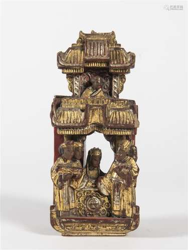 CHINE Temple en bois laqué et doré H : 17cm…