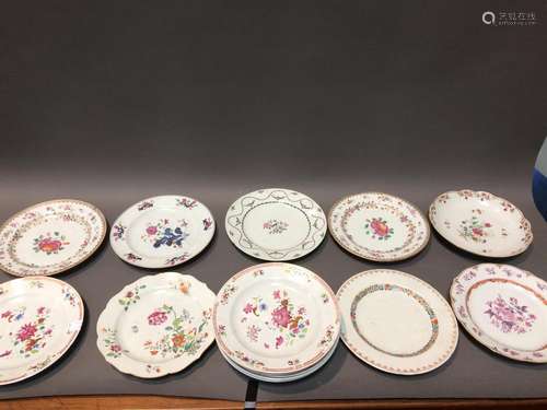 lot de 14 assiettes en porcelaine de Chine…