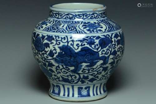 A MING DYNASTY BLUE AND WHITE PORCELAIN JAR