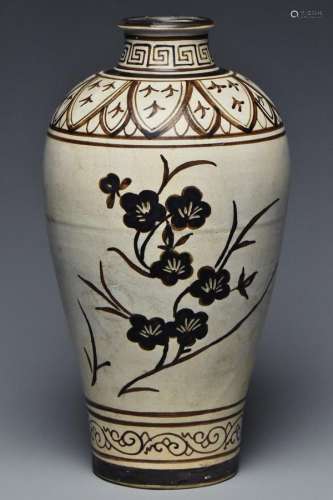 A SONG DYNASTY JIZHOU VASE