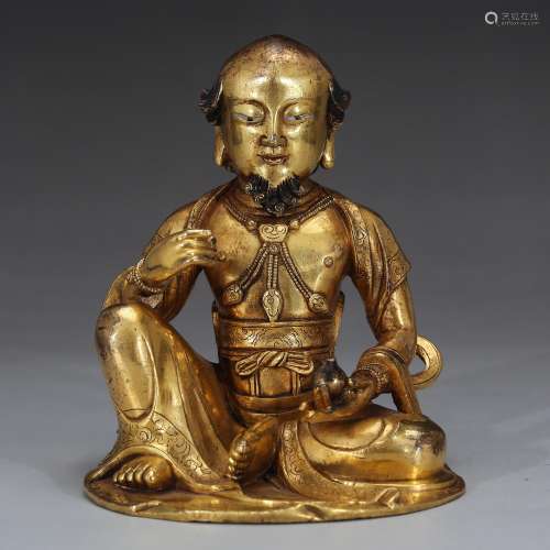 CHINESE QING DYNASTY GILT BRONZE OF SEATED LOHAN