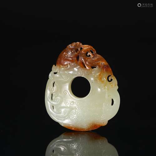 CHINESE ARCHAIC JADE PENDANT