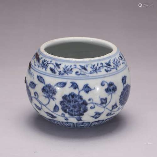 CHINESE MING DYNASTY BLUE AND WHITE FOLIAGE WATER