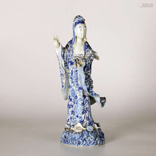 CHINESE BLUE AND WHITE FIGURE OF GUANYIN