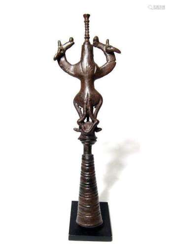 A NEAR EASTERN LURISTAN BRONZE FINIAL IN THE FORM