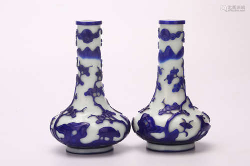 A Pair of Chinese Blue and White Porcelain Vases