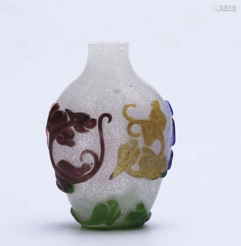 A Chinese Peking Glass Snuff Bottle