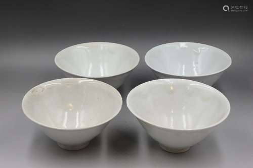 A Set of Four Chinese Porcelain Bowls