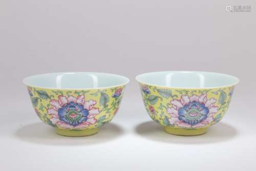 A Pair of Chinese Yellow Ground Famille Rose Porcelain Bowls