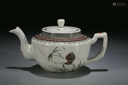 A Chinese Famille Rose Porcelain Tea Pot