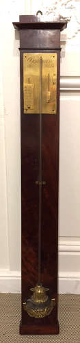 BAROMETRE en acajou par NOSEDA. Début XIXème siècle Haut : 109 cm