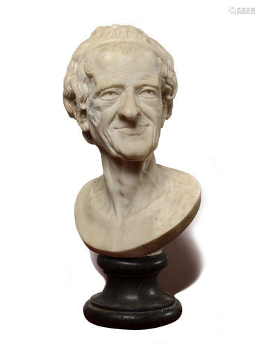 François Marie PONCET (1736-1797)<br>Buste de Voltaire<br>Signé F. M. Poncet sur l'épaulement <br>Marbre blanc reposant sur un piédouche en marbre noir<br>H : 35 cm<br>(accident à la joue droite, restauration à l’arrière de la coiffe)<br> <br>Après une formation à Marseille puis à Paris, François-Marie Poncet, sculpteur originaire de Lyon, part pour Rome où il excelle dans la copie des modèles antiques. Il y travaille notamment pour la cour d'Angleterre, la Russie et la papauté. La Vénus en marbre conservée au musée Cognacq-Jay figure parmi ses oeuvres les plus célèbres (inv. n° J247). En 1775, Poncet se rend en France et réalise le portrait de Voltaire l'année suivante (Château Ferney-Voltaire). Ce dernier écrit à d'Alembert 