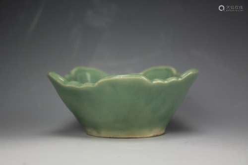 A celadon porcelain bowl