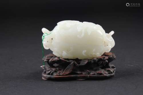 WHITE JADE POWDER BOX