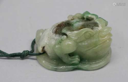 Chinese Jadeite Carving og Frogs on Coins
