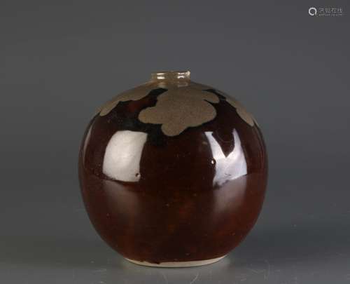 Japanese Round Shape Vase w/ Mark at Bottom