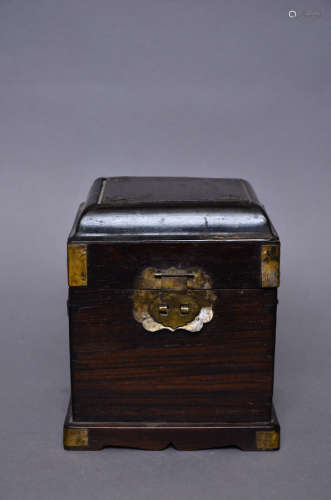 Chinese 18 century hardwood box for seal