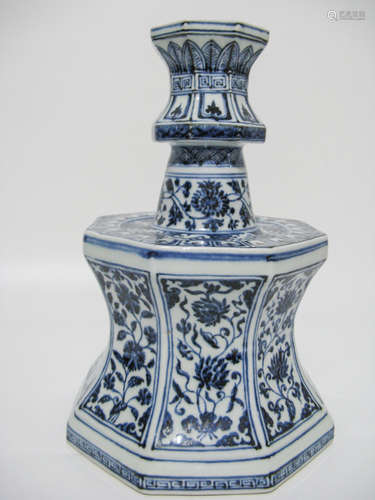 MING A BLUE AND WHITE CANDLESTICK