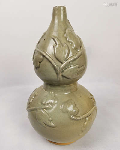 A WUDAI GOURD SHAPED VASE