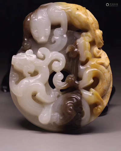 HETIAN JADE PENDANT WITH DRAGON DESIGN