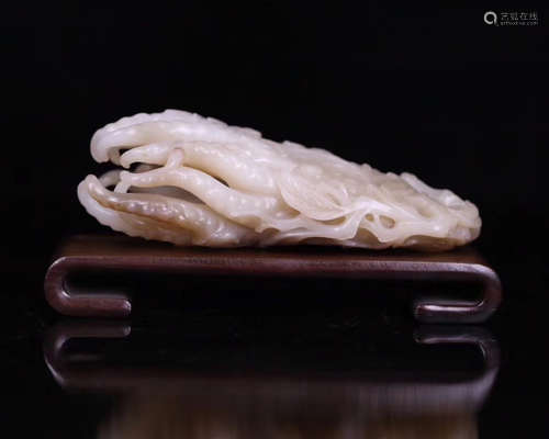 HETIAN JADE BUDDHA HAND PENDANT