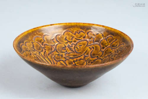 YUEZHOU WARE YELLOW GLAZED 'CHILDREN' BOWL