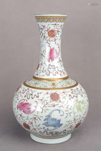 FAMILLE ROSE 'BATS AND PEACHES' VASE