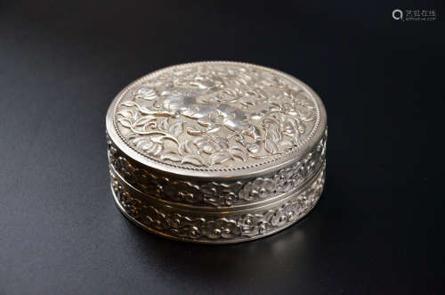 SILVER CAST 'MYTHICAL BEAST' ROUND BOX WITH COVER