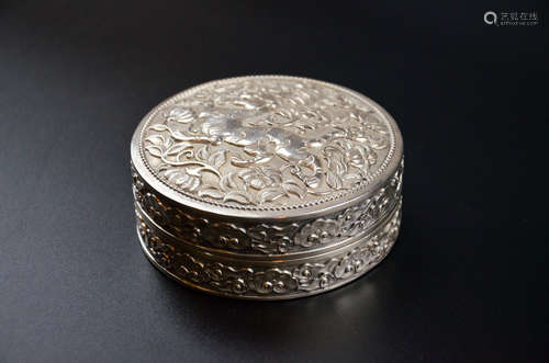 SILVER CAST 'MYTHICAL BEAST' ROUND BOX WITH COVER