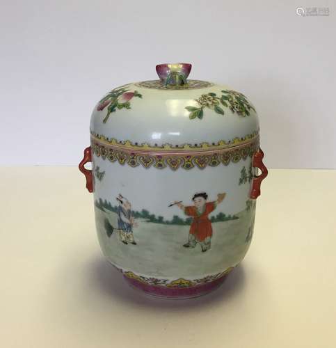 Chinese Porcelain Famille Rose Jar