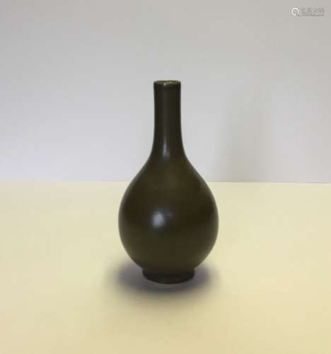 Chinese Porcelain Tea Green Vase