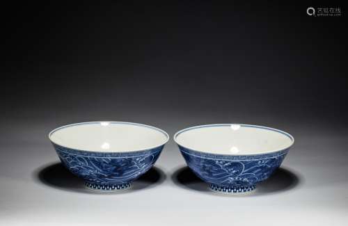 PAIR OF BLUE AND WHITE 'MYTHICAL BEASTS' BOWL