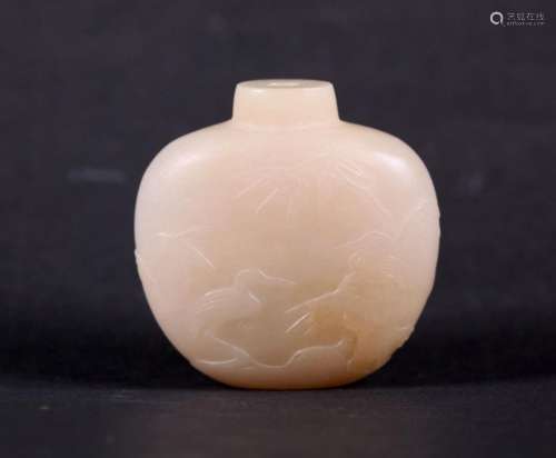 Chinese Carved White Hardstone Snuff Bottle