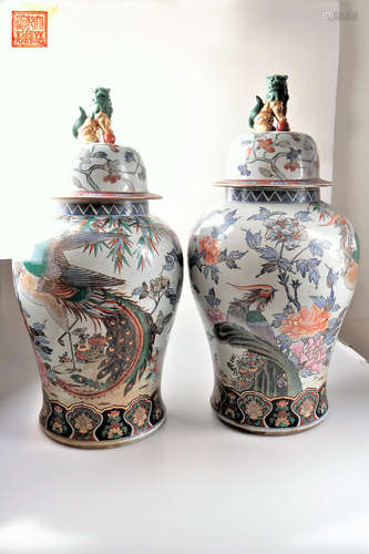 A PAIR OF DAQINGQIANLONGNIANZHI MARK FAMILLE ROSE PHOENIX&PEONY HAT COVERED JARS