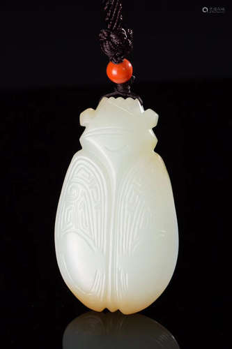 A HETIAN JADE CICADA DESIGN HAND PIECE