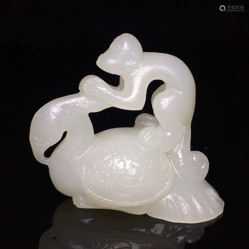 A HETIAN JADE HAND PIECE