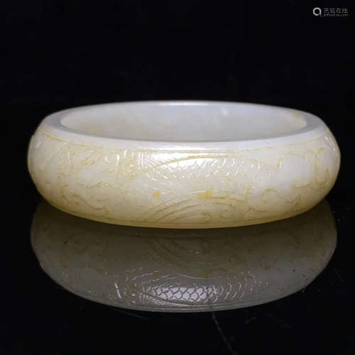 A HETIAN JADE BRACELET