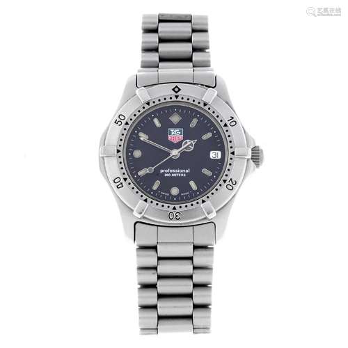 TAG HEUER - a mid-size 2000 Series bracelet watch.