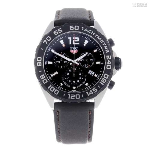 TAG HEUER - a gentleman's Formula 1 chronograph wrist