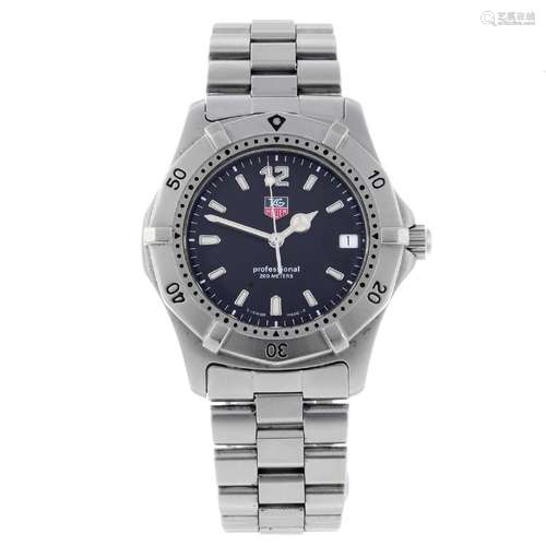 TAG HEUER - a gentleman's 2000 Series bracelet watch.