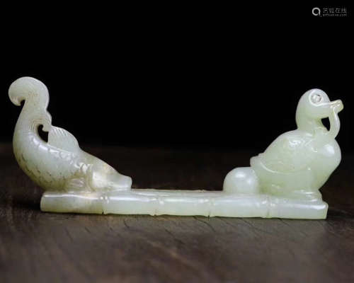 A OLD HETIAN JADE CARVED PAPERWEIGHT