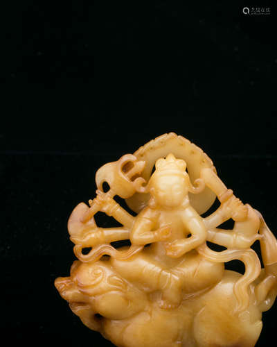 A HETIAN JADE GUANYIN FIGURE PENDENT