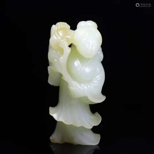 A OLD HETIAN JADE CARVED MAGU PENDANT