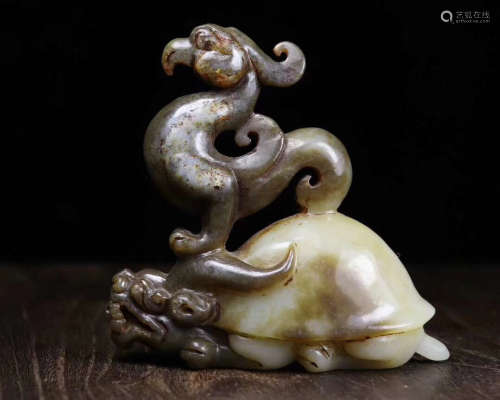 A OLD HETIAN JADE CARVED BIRD PENDANT